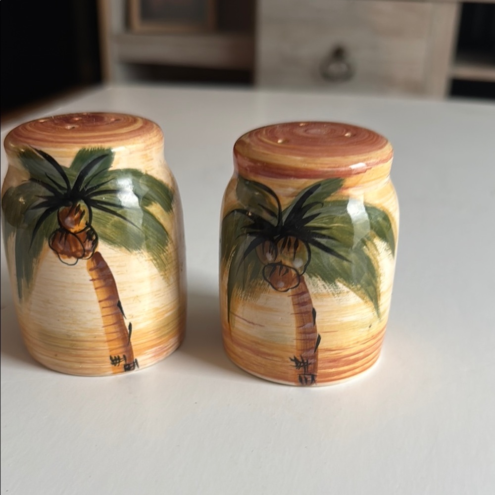 Hand-Painted Palm Tree Ceramic Salt & Pepper Shakers in Beige and Green - Picture 2 of 6